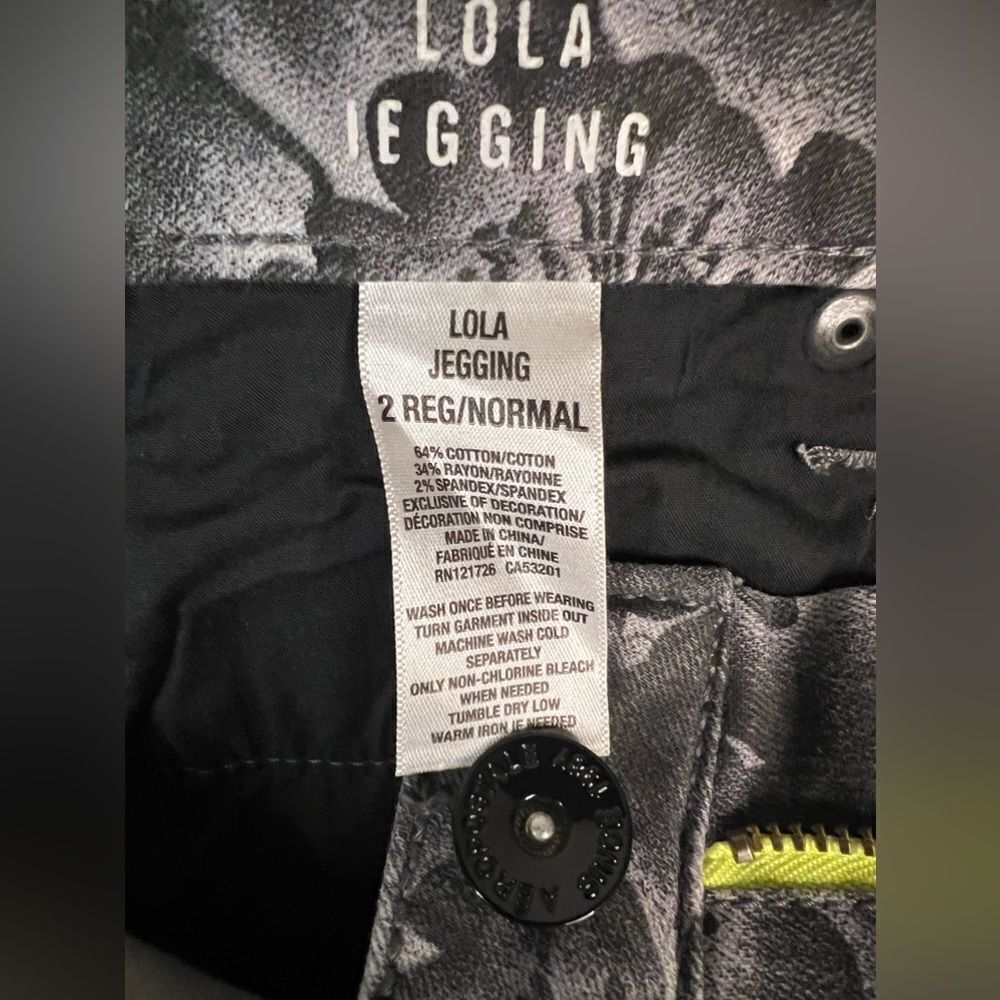 Aeropostale Grey Black Floral Lola‎ Jegging Skinny Jean size 2R Stretch Low Rise - Picture 8 of 9